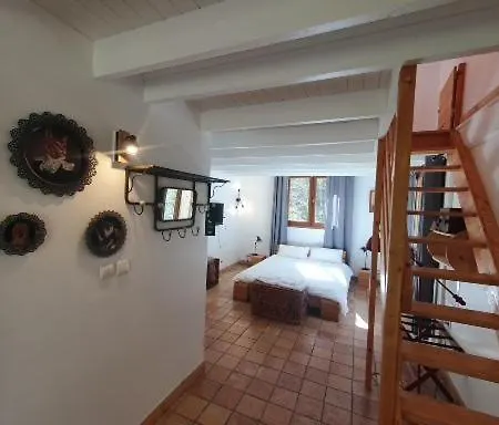 Hotel Logis Le Moulin De La Pipe 3*