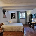 Logis Le Moulin De La Pipe 3*