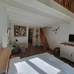 Hotel Logis Le Moulin De La Pipe 3*