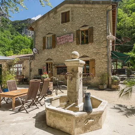Le Moulin De La Pipe - Logis Restaurant Hotel