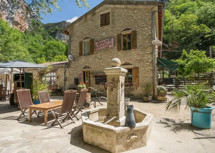 Le Moulin De La Pipe Hotel